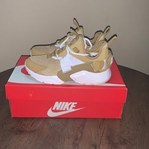 ❗️❗️WOMAN NIKE AIR HUARACHE CITY LOW❗️